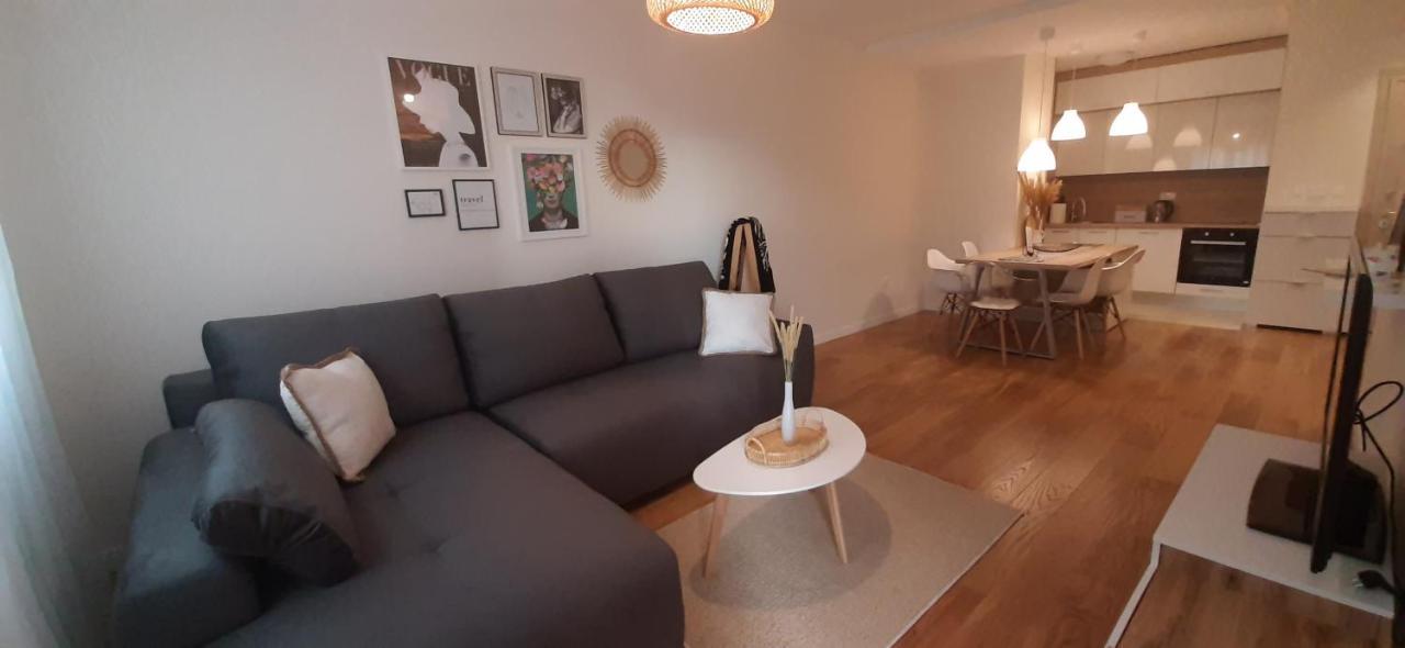 Lux Apartment Portovista Bar Exteriör bild