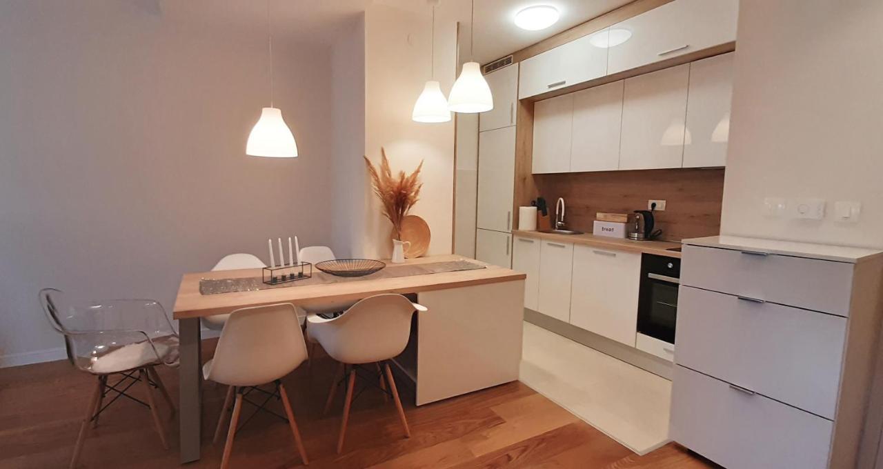 Lux Apartment Portovista Bar Exteriör bild